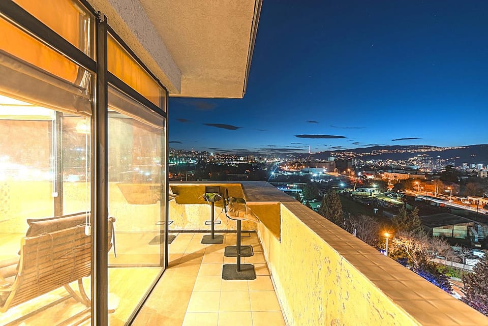 View (from property/room), Balcony/Terrace, Balcony/Terrace, City view, Landmark view, Mountain view, Street view