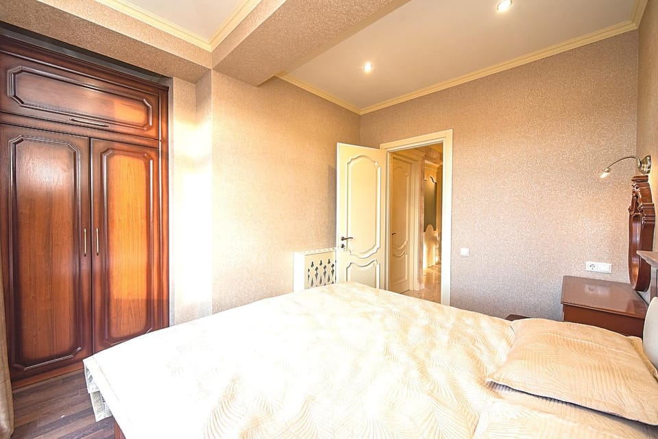 Bedroom, bunk bed