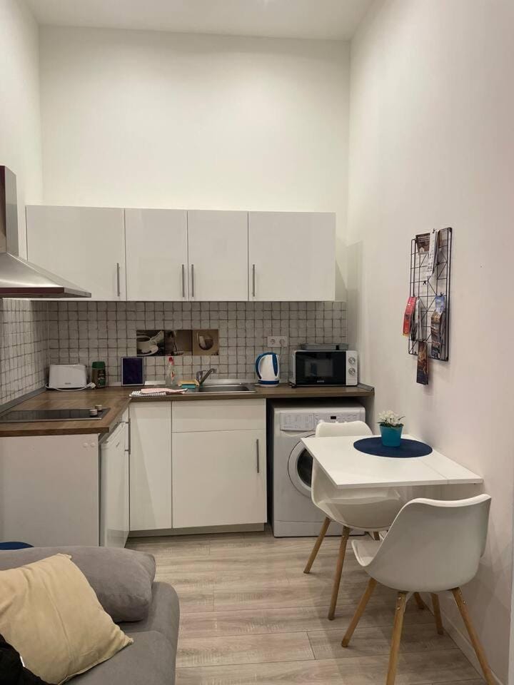 Alice 1 Apartment in Blaha Lujza square Apartment in Budapest