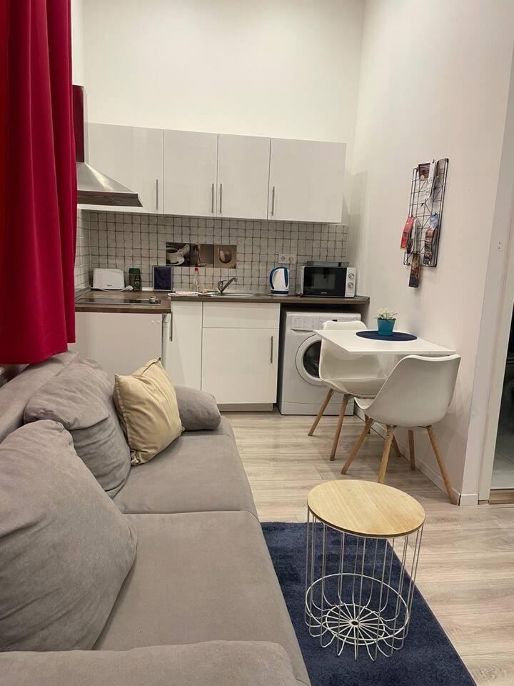 Kitchen or kitchenette, Living room