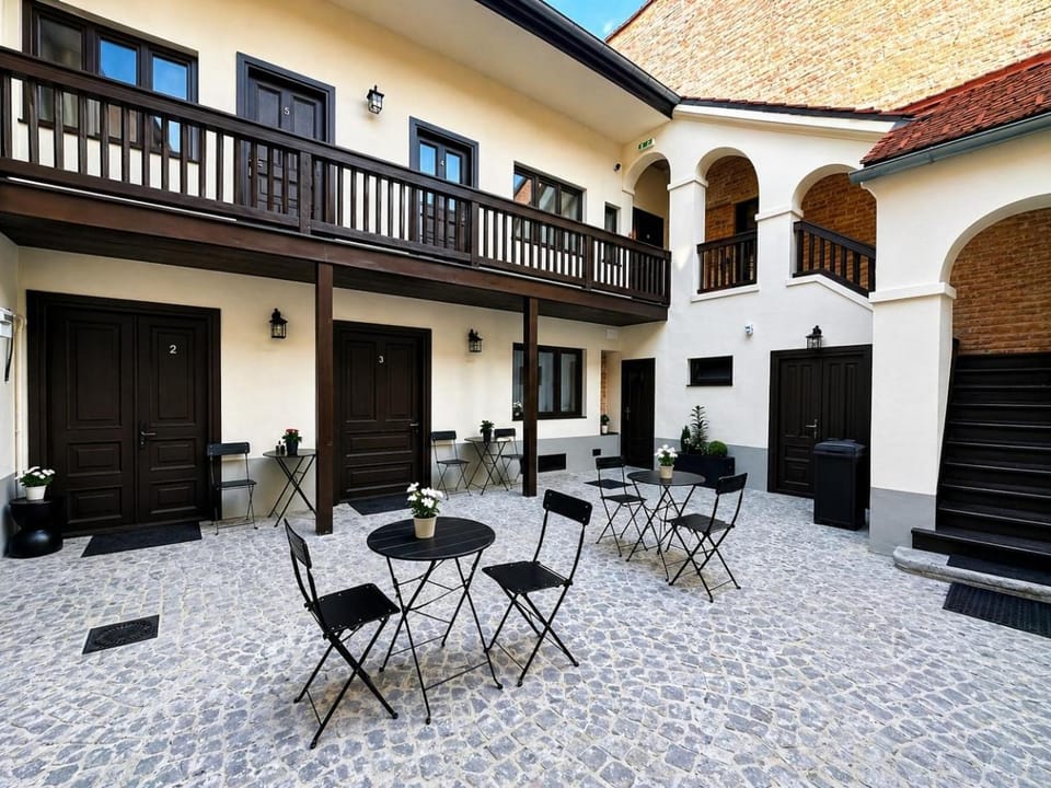 Seating area, Inner courtyard view