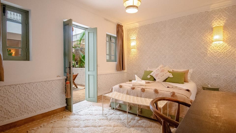 Bed, Photo of the whole room, Bedroom