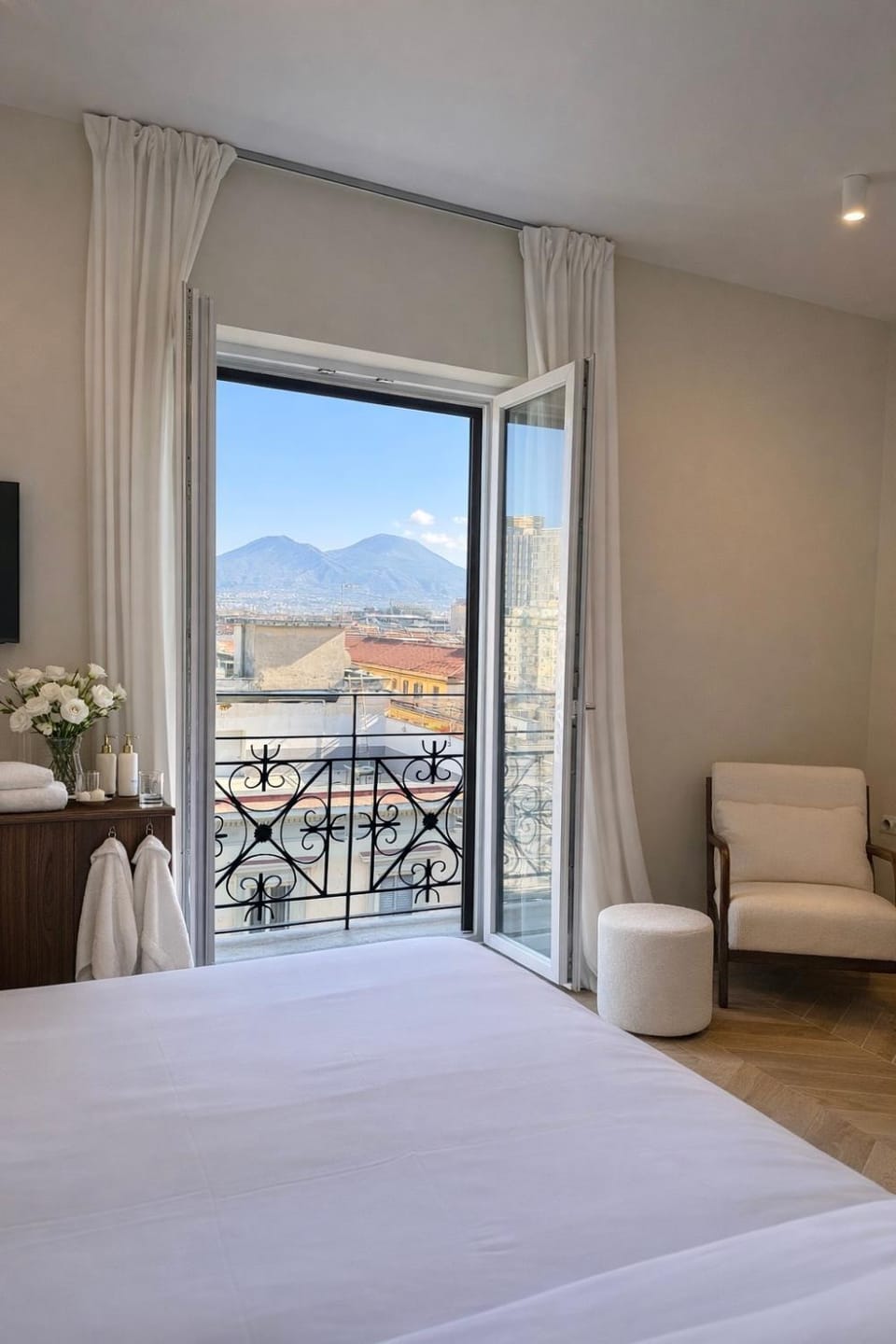 View (from property/room), City view, Mountain view
