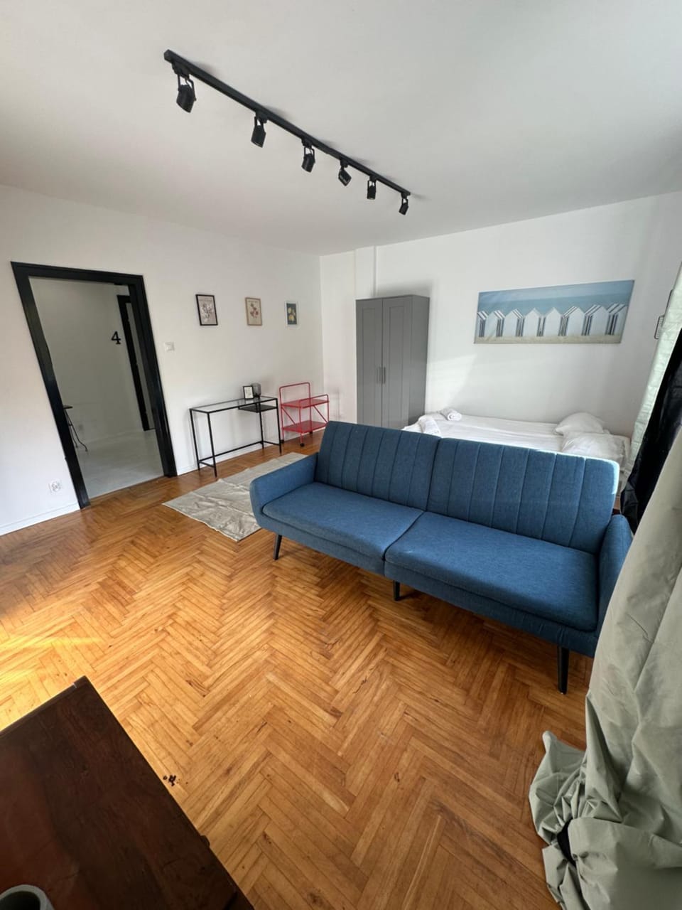 Bed, Living room, Photo of the whole room, Seating area, Bedroom