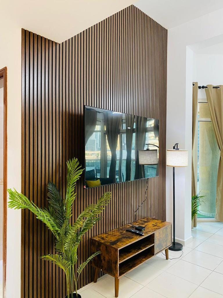 Beautiful 2 bdrm Apartment in Marina by JBR Beach Apartment in Dubai