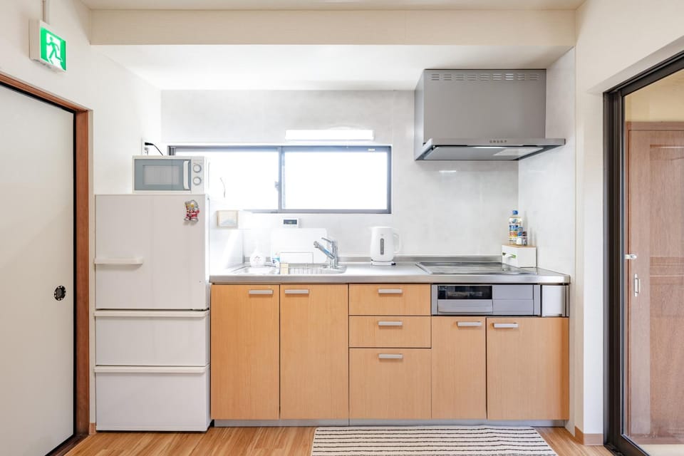 Kitchen or kitchenette, Photo of the whole room, stove