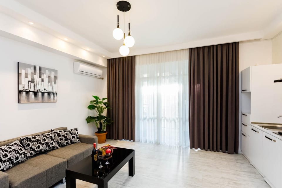 Kitchen or kitchenette, Living room, Seating area