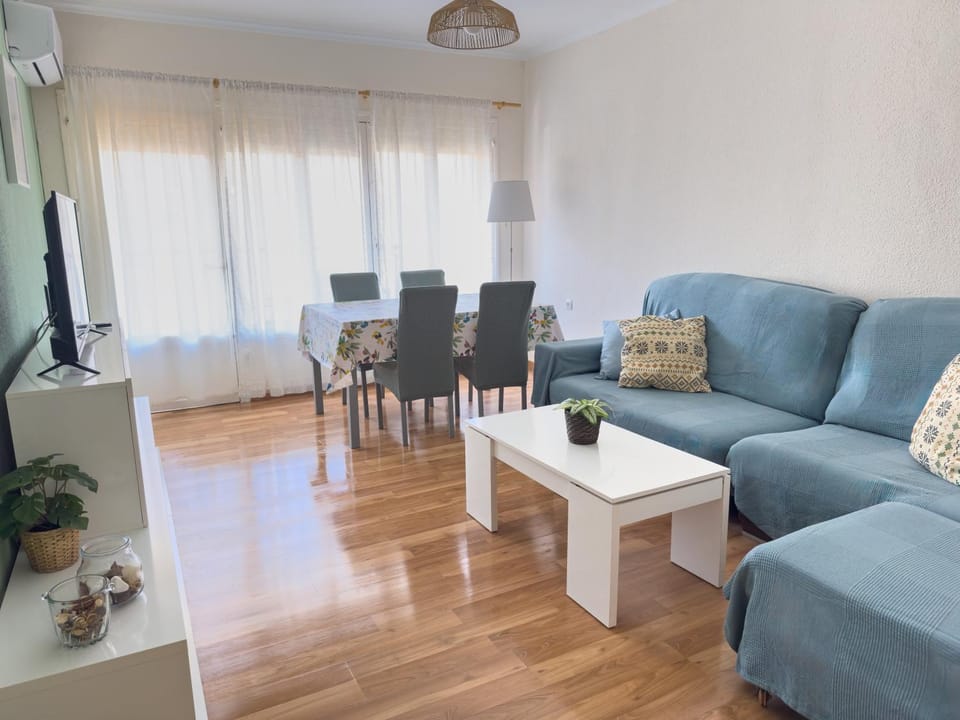 TV and multimedia, Living room, Dining area