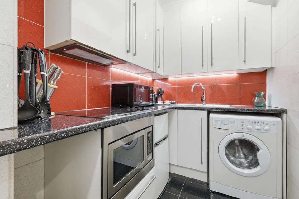 LUXA Chelsea Stay by KeyHol Stays - JACUZZI Apartment in City of Westminster