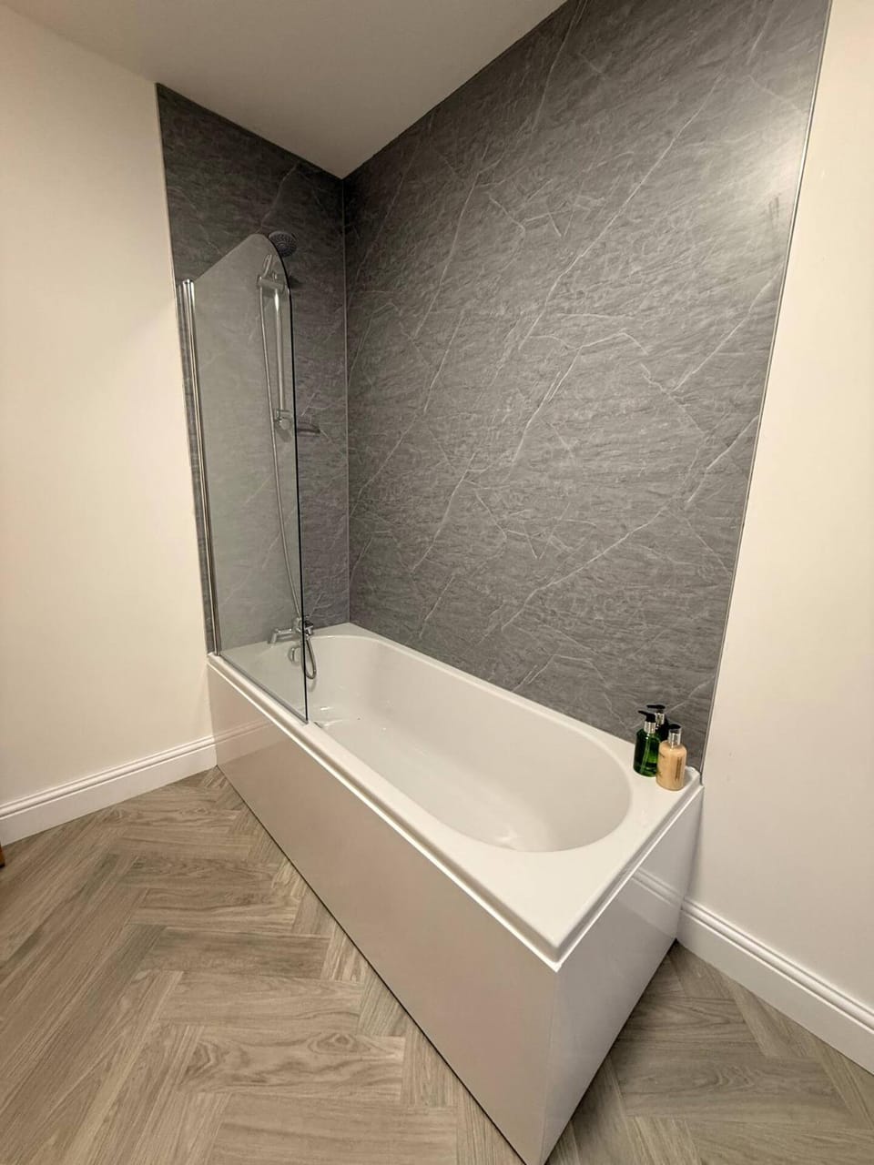 Contractor Friendly 4 Bed House XBOX Sleeps 6 House in Newark-on-Trent