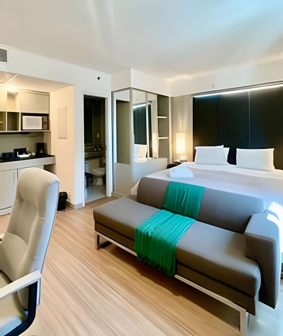 Photo of the whole room, Bedroom