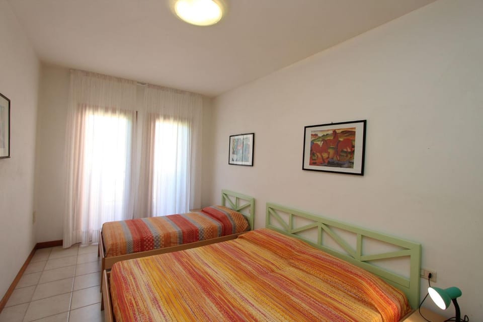 Bed, Decorative detail, Bedroom