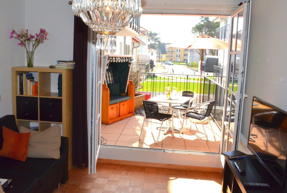 MeerWohnung-mod-Fewo-direkt-am-Strand-mit-Pool Apartment in Sellin
