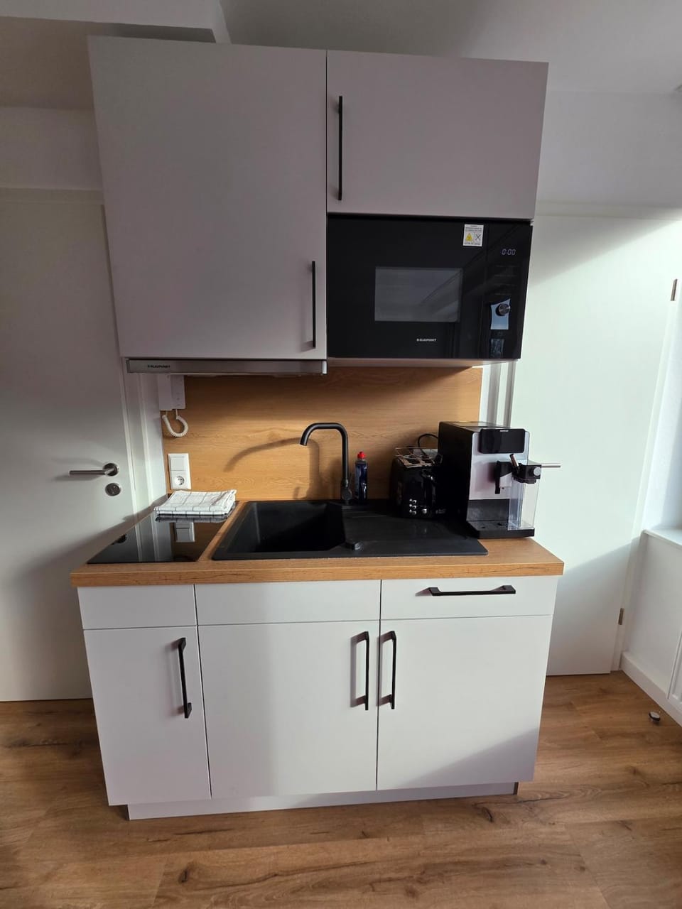 Kitchen or kitchenette, kitchen
