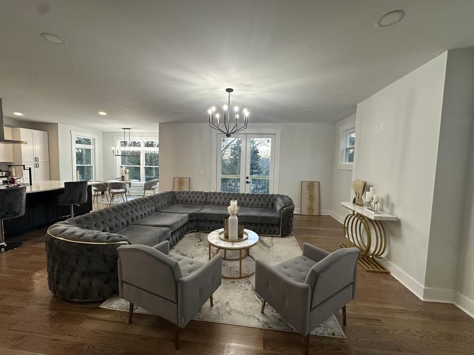 Communal lounge/ TV room