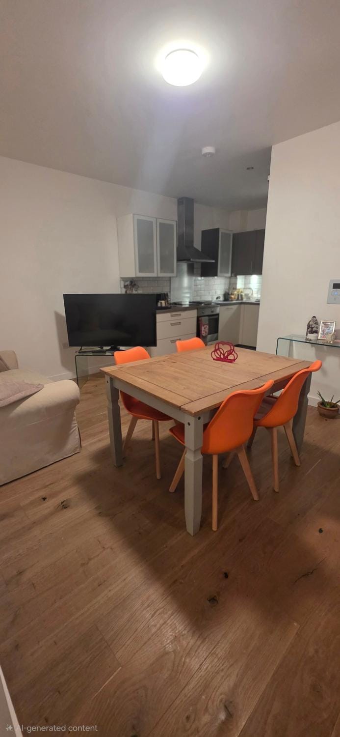 Communal lounge/ TV room, Living room, Dining area