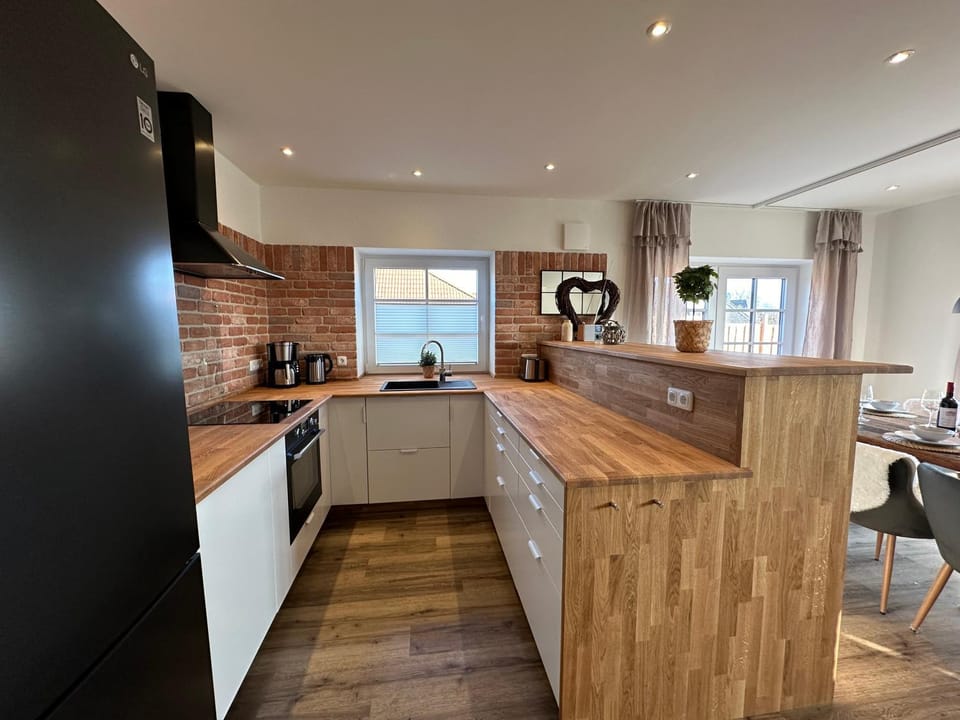 Kitchen or kitchenette, kitchen