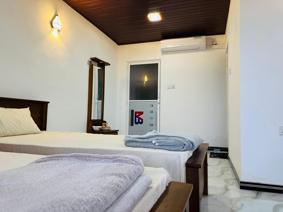 Bedroom, air conditioner