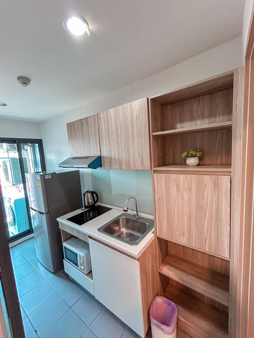 Luxury apartment near On Nut BTS station with swimming pool Apartment in Bangkok