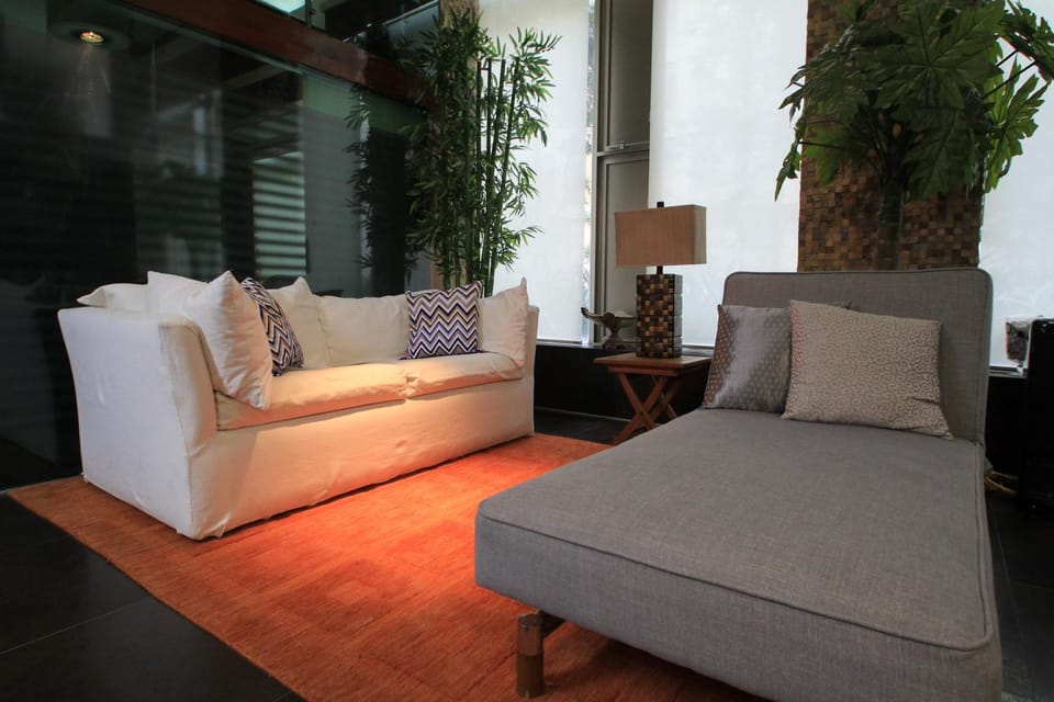 Living room, Decorative detail, Seating area