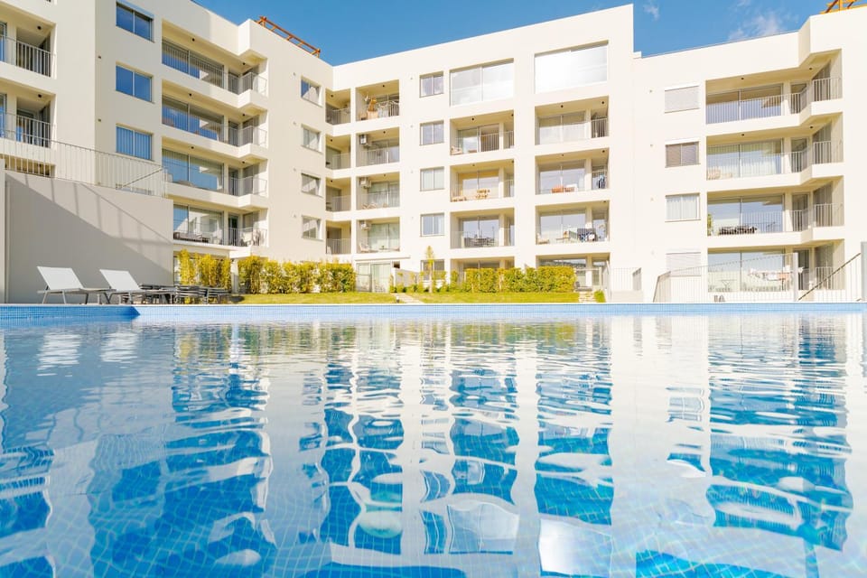 Atlantic Pearl Pool & Ocean View One Bedroom Apartment Apartment in Câmara De Lobos