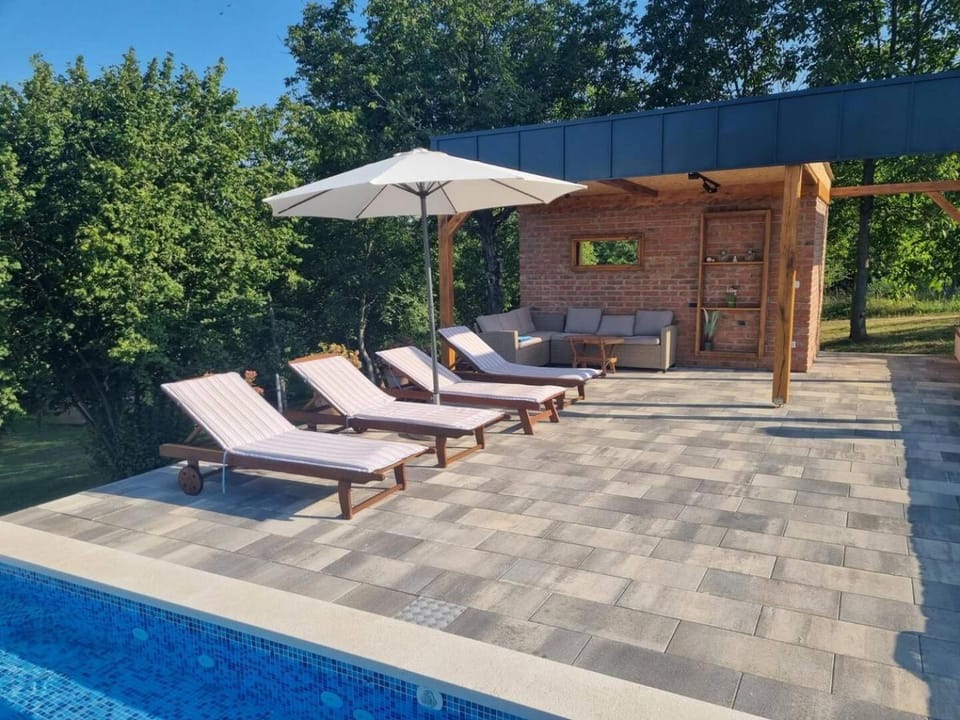 Balcony/Terrace, Swimming pool