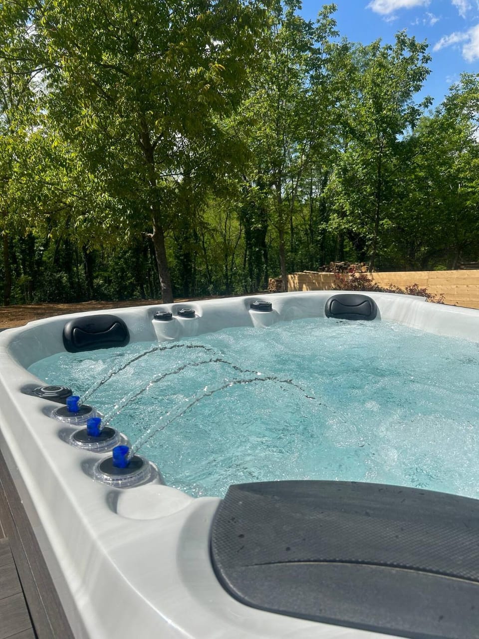 Hot Tub, Swimming pool