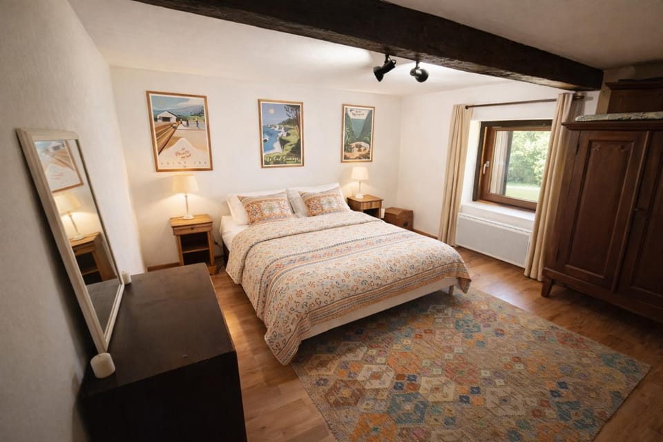 Grande maison 15 pers avec piscine privée, salle de jeux, jardin clôturé, proche Lac de Paladru House in Auvergne-Rhône-Alpes