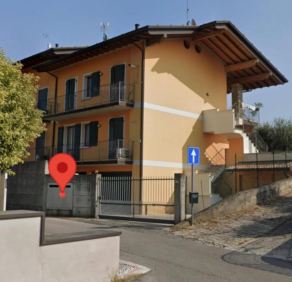 Biz's House Apartment in Lake Garda
