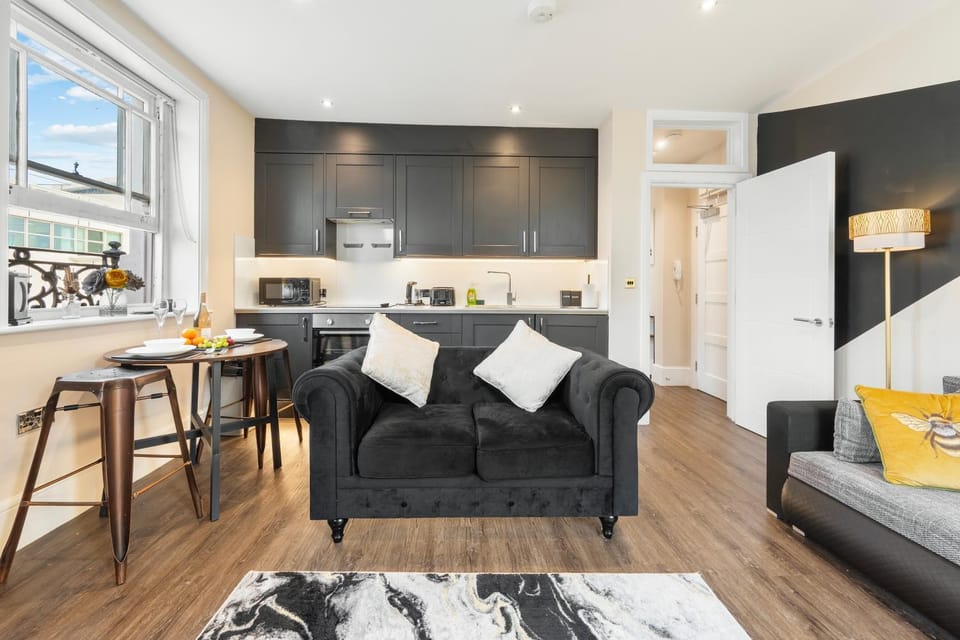 Lovely 1 Bed Flat By Stay Aura Self Catering Holiday Rentals Central Brighton Apartment in Brighton