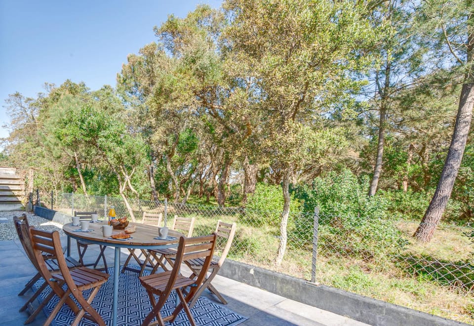 Patio, Natural landscape, Garden, Balcony/Terrace, Dining area