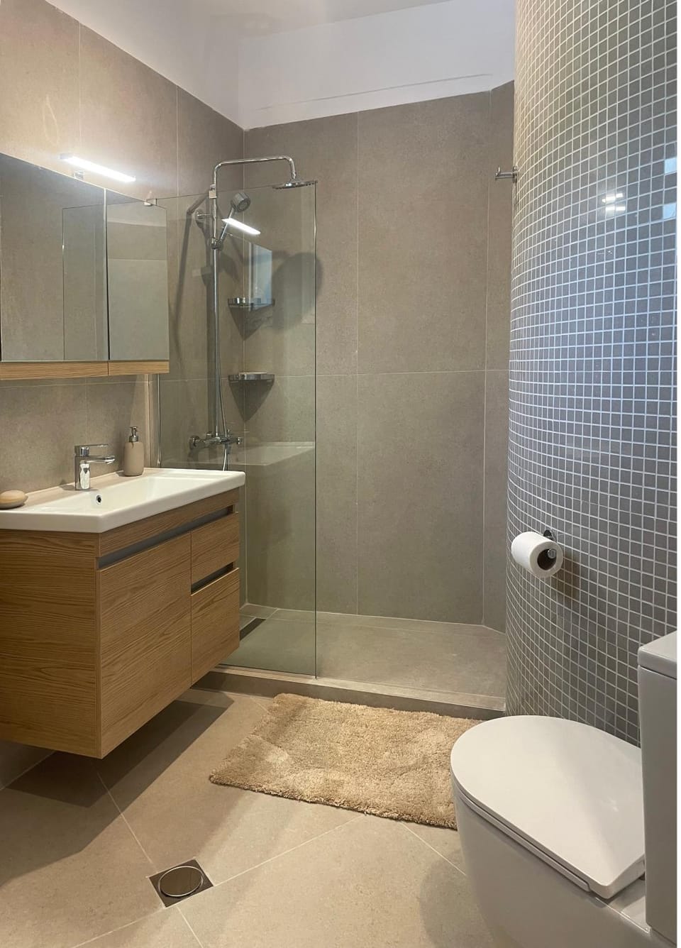 Shower, Toilet, Bathroom