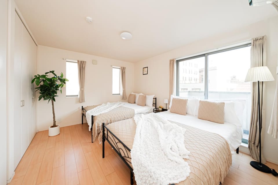 2 Min to Oshiage Station & Skytree Apartment in Japan