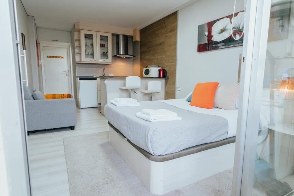 Bed, Photo of the whole room
