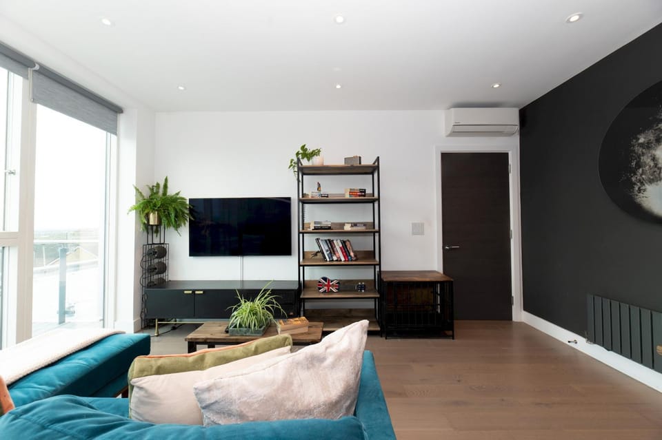 TV and multimedia, Living room, Other, Seating area, Evening entertainment
