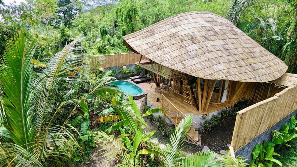 Phoenix Bamboo House by Ecobreeze Villa in Selat