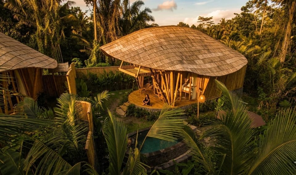 Phoenix Bamboo House by Ecobreeze Villa in Selat