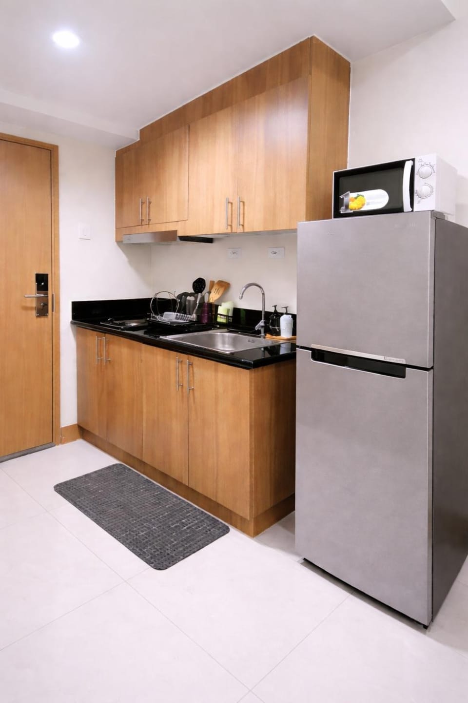 Cozy Unit at Shore 3 Residences Tower 4 near MOA Apartment in Pasay