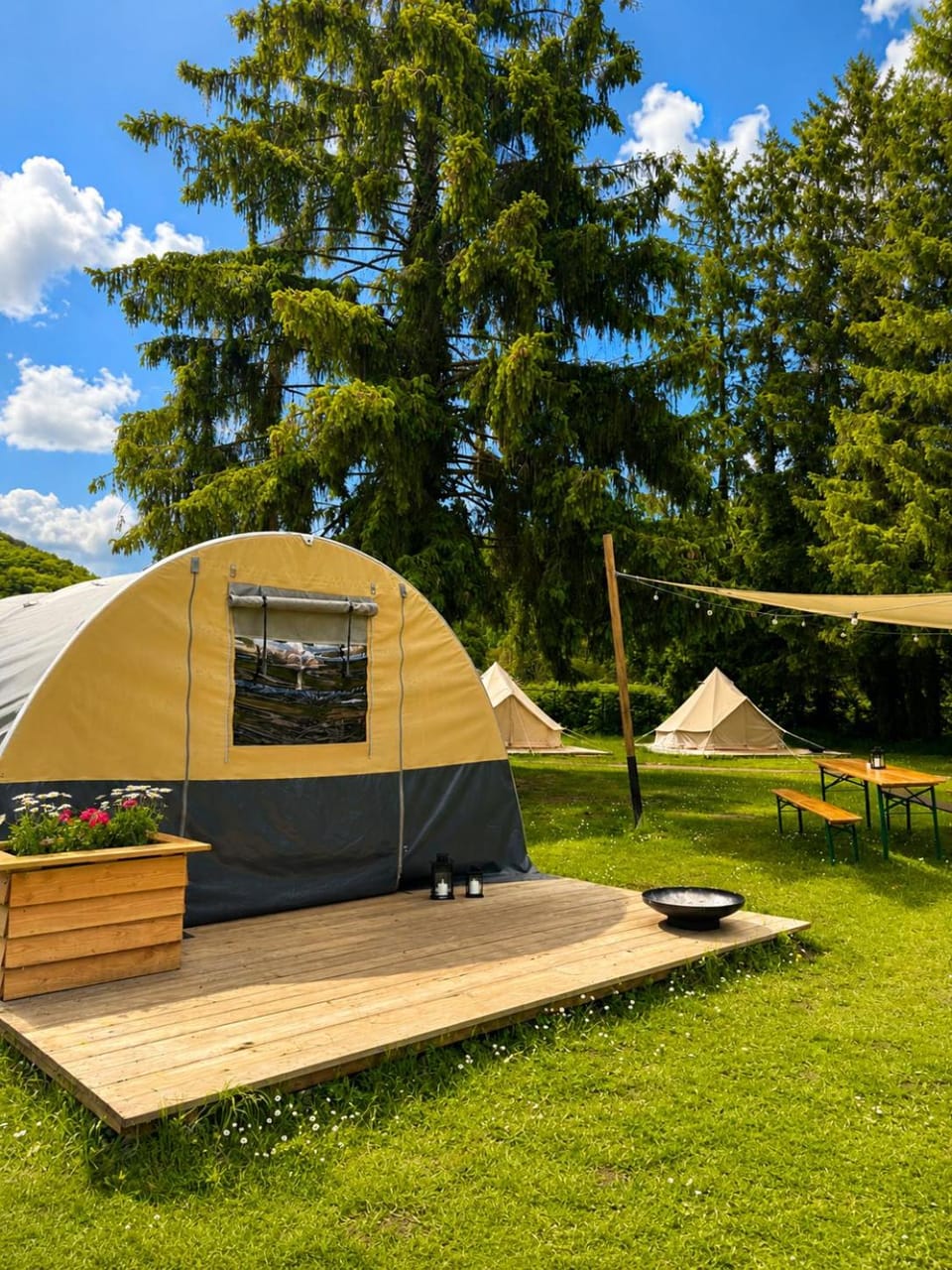 Camping Les Pommiers Campground/ 
RV Resort in Belgium