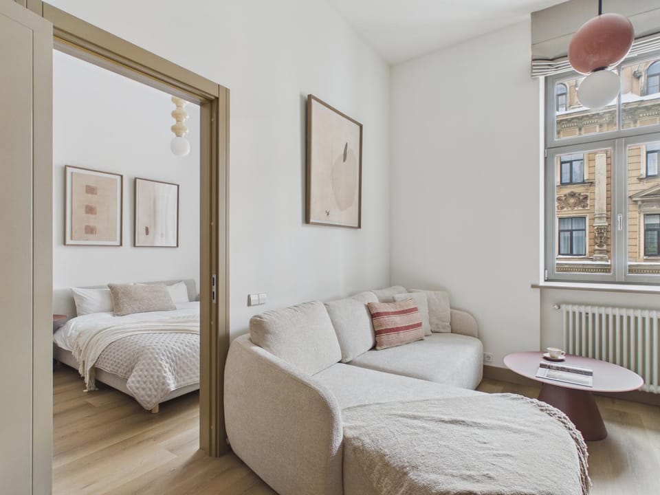 Bed, Living room, Photo of the whole room, Seating area, Bedroom