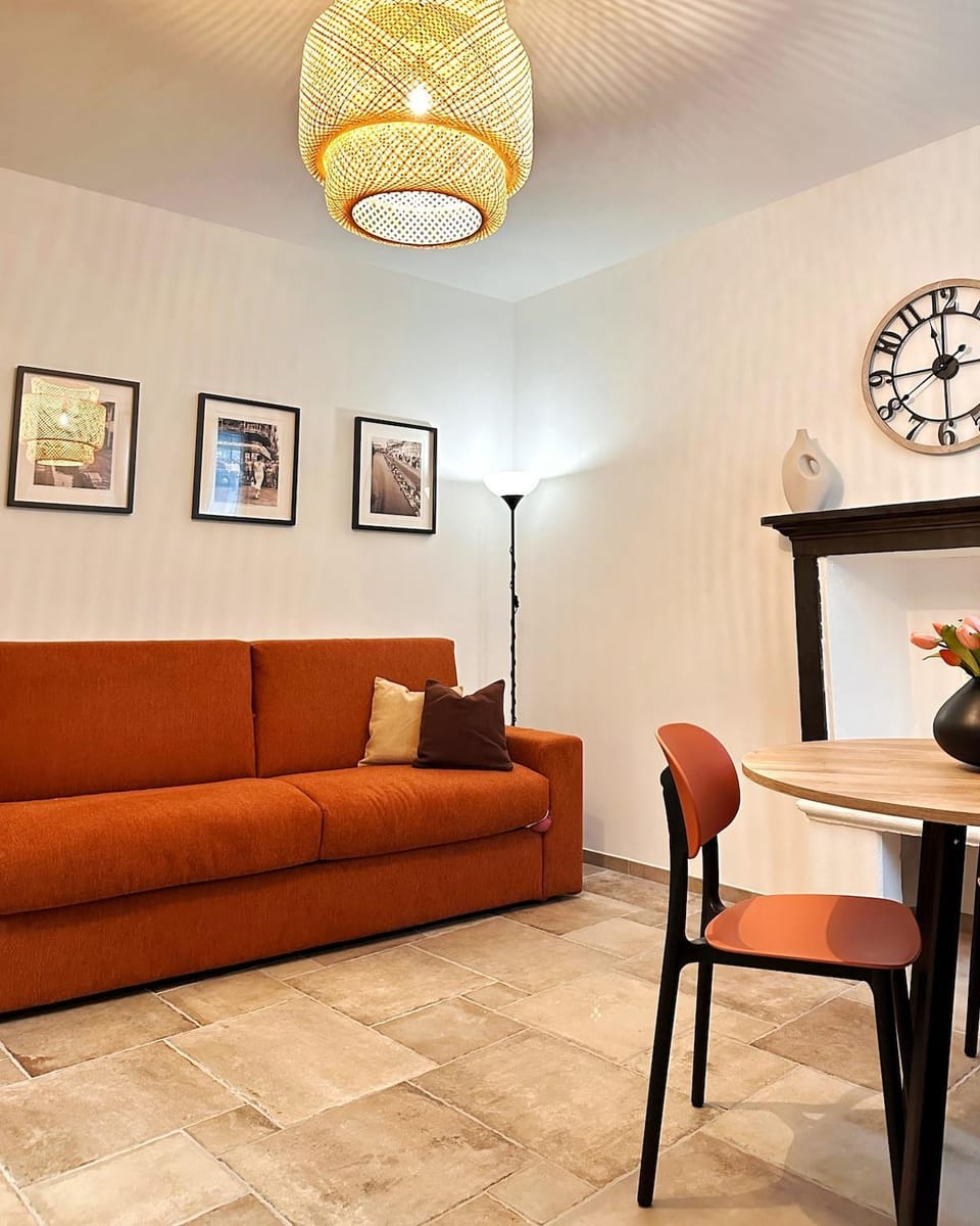 NAVIGLI, Incantevole Dimora Storica Ristrutturata vicino alla metro, con WiFi Apartment in Milan
