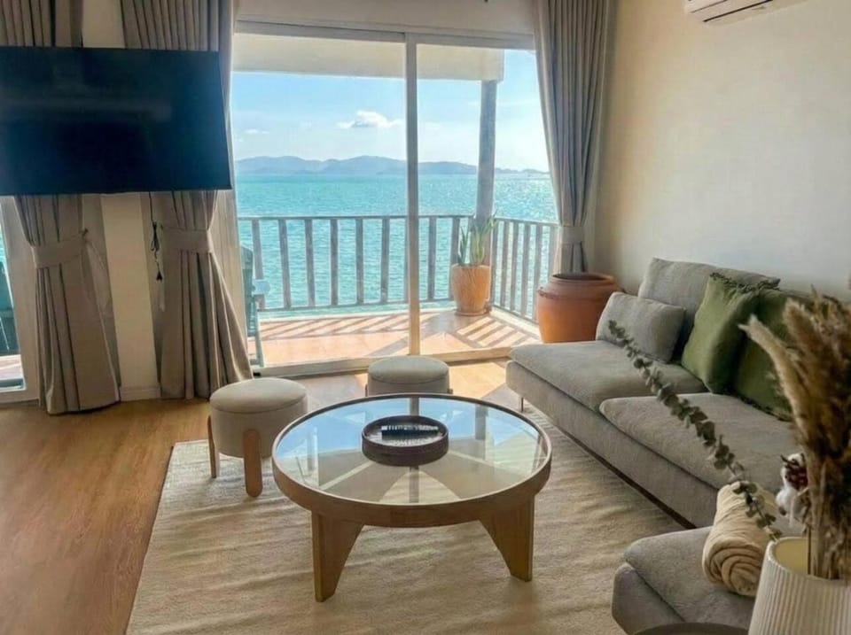 Beach Terrace Studio - WaveSide Ocean Bliss Apartment in Ban Tai