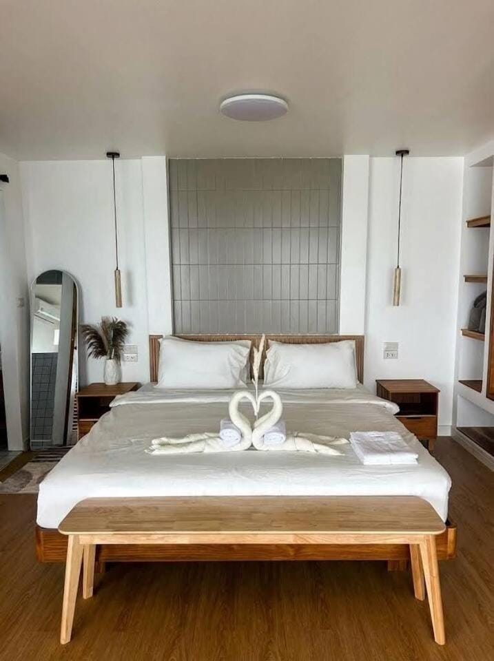 Beach Terrace Studio - WaveSide Ocean Bliss Apartment in Ban Tai