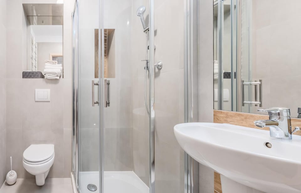 Bedroom Apartments Hołdu Pruskiego 1 m3 z garażem przy Parku Apartment in Swinoujscie