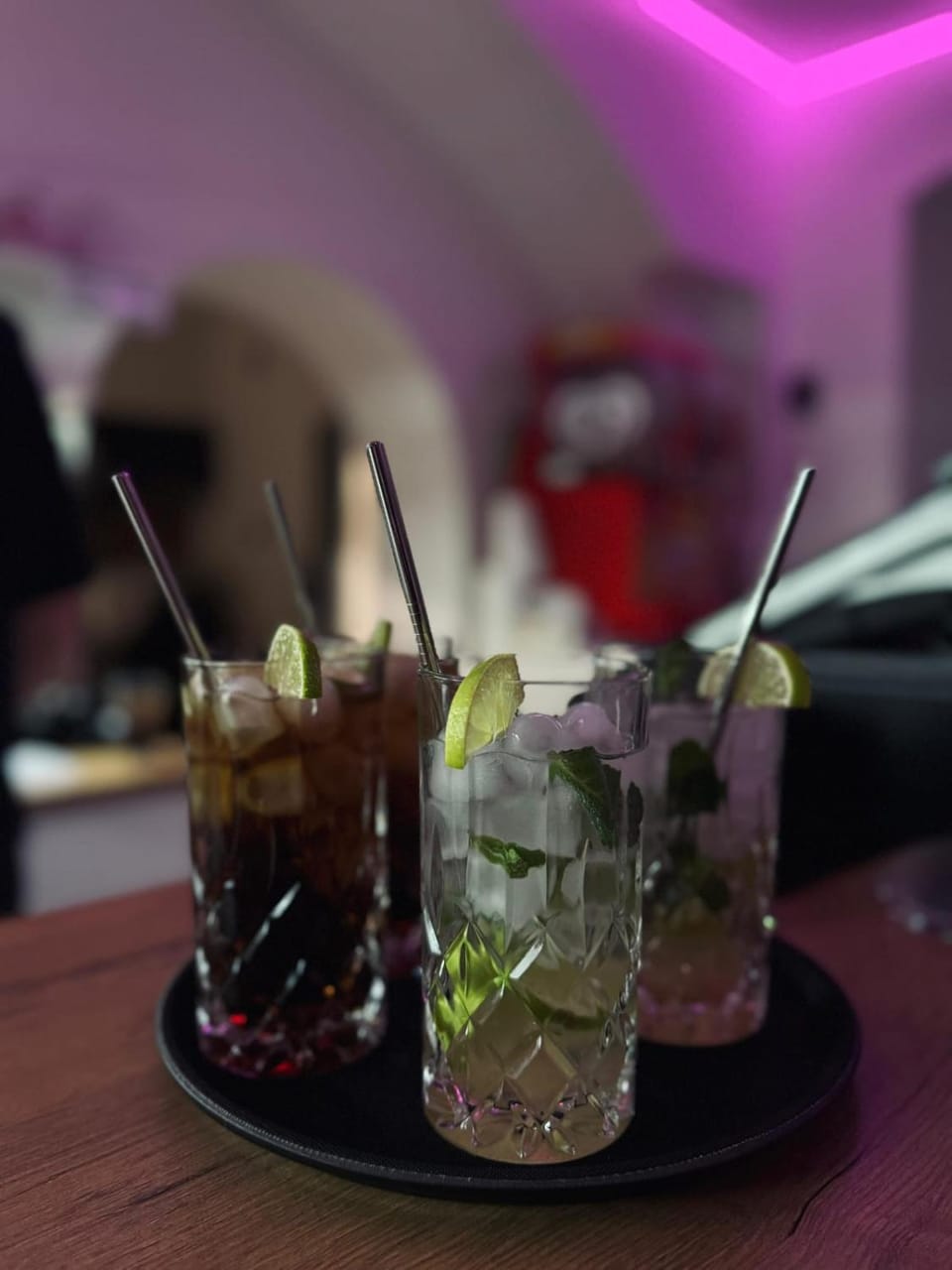 Lounge or bar, Drinks