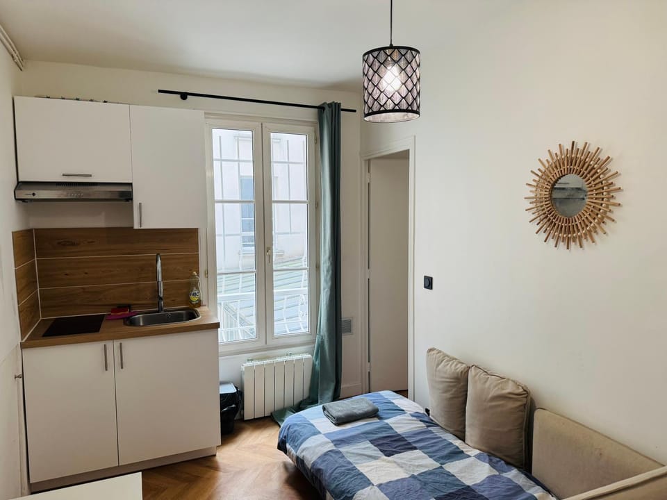 Cosy 5 persons apartment Paris Montparnasse Apartment in Paris