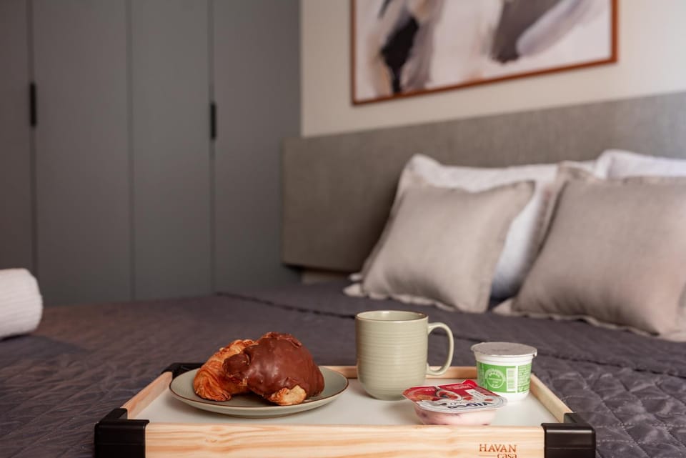 Food and drinks, Bedroom, Continental breakfast