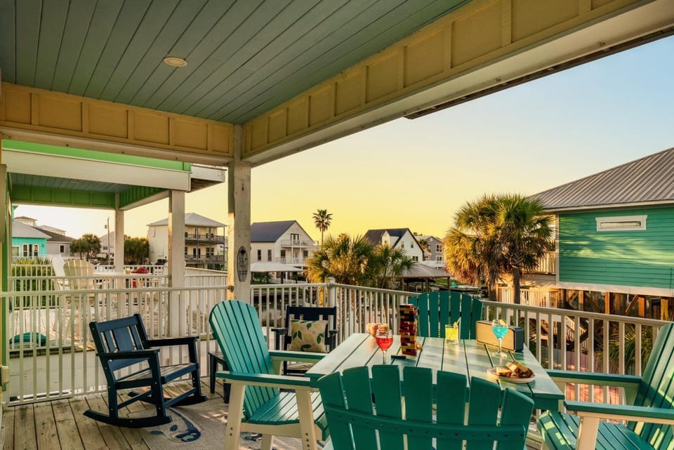 Yellow Family Beach House with Heated Pool & Firepit! House in West Beach