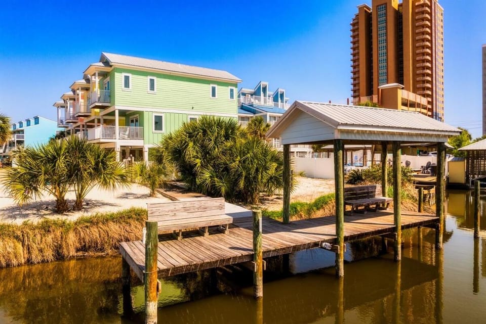 Yellow Family Beach House with Heated Pool & Firepit! House in West Beach