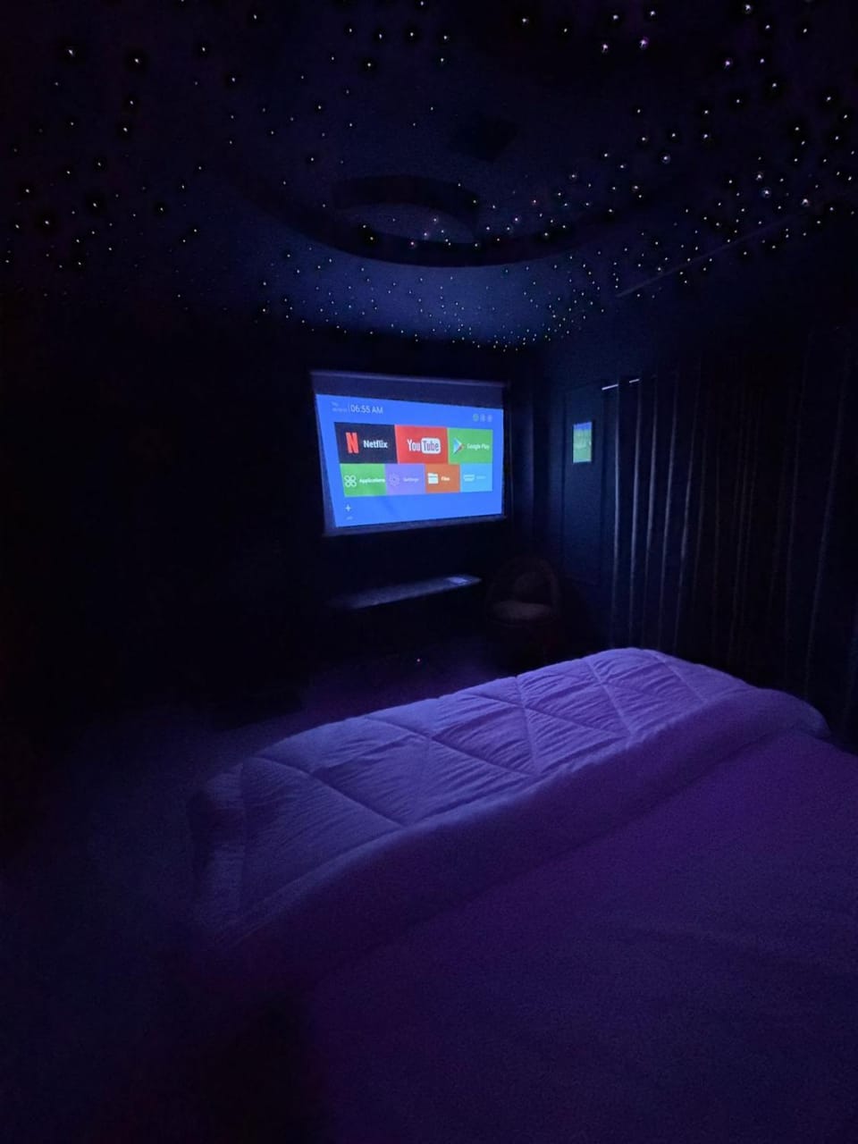 Moonlit Cinema Suite Apartment in Lahore